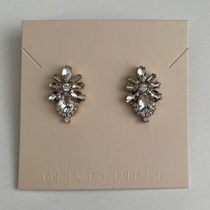 NWOT Olive + Piper Floret Earrings
